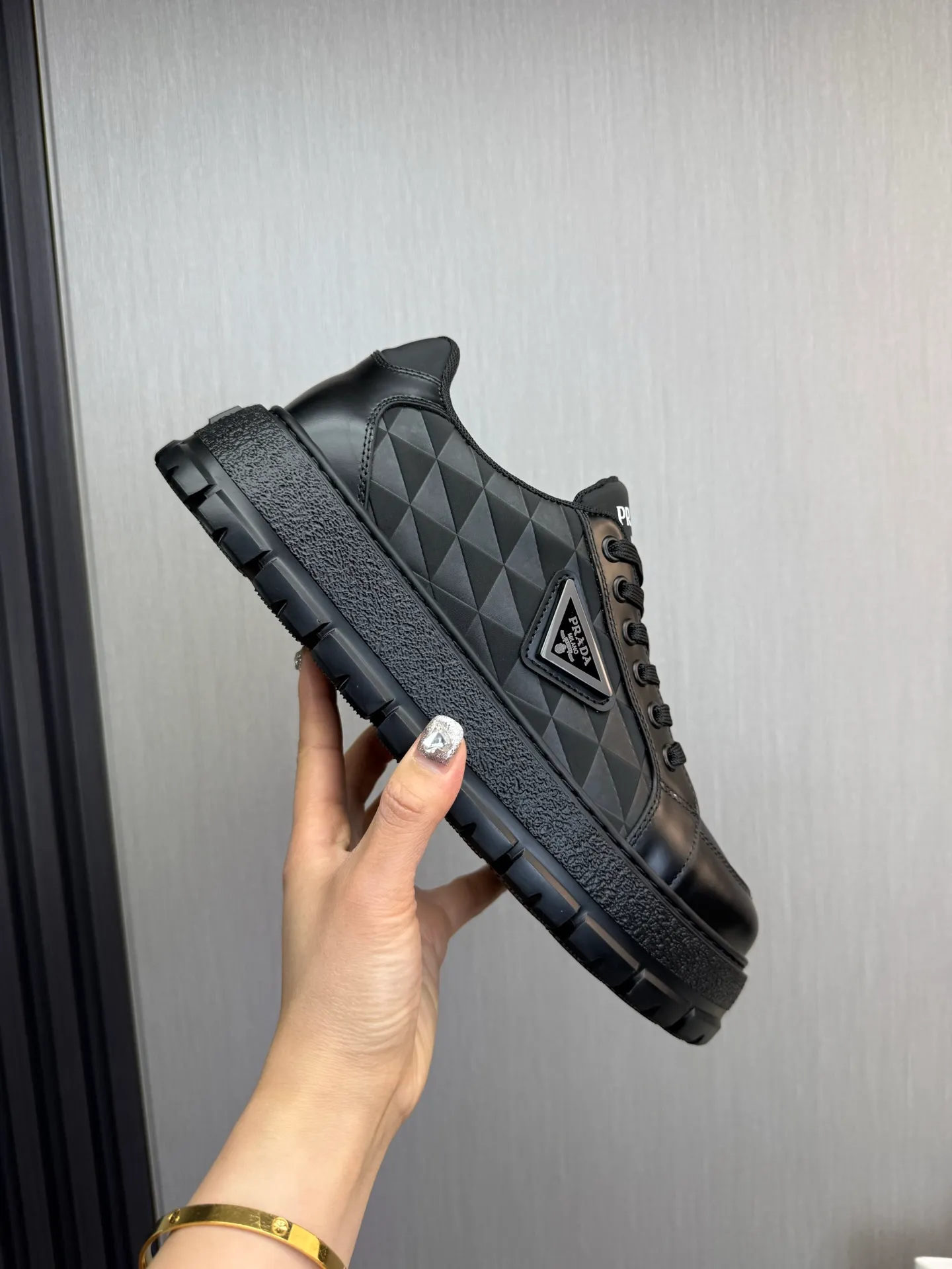 Men's shoes 💰580💰 [PRADA] Autumn and winter hot men's shoes shipped 👏Official website synchronized ⬆️Original fly-woven cowhide fabric + cowhide lining, 1⃣️:1⃣️reproduction, original sole, 38-45 (45. Customized, non-refundable)